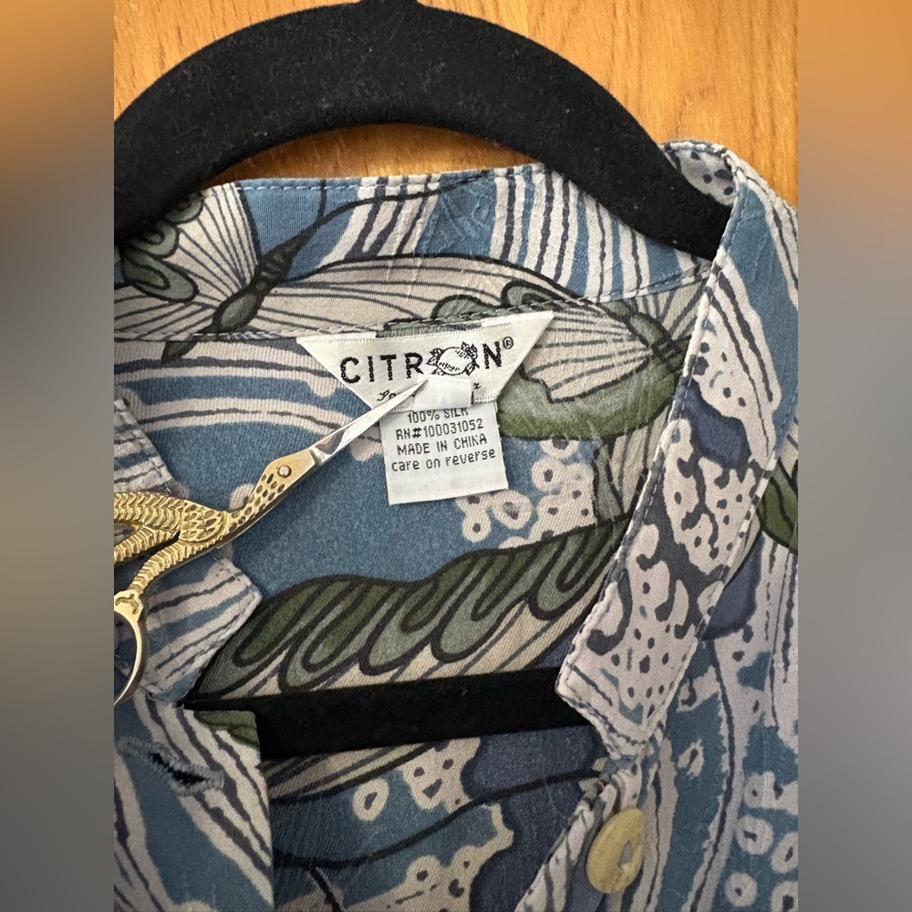 Citron Blue Wave Butterfly Pattern Button-Up Shir… - image 3